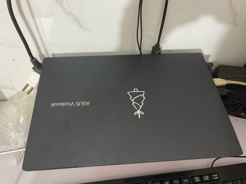 Asus vivobook លក់ 280$ កាលទិញ600ជាង សភាពស្អាត98% រូបភាពមិនទានបកស្គុត