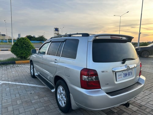 Highlander Limited Full Option 6ម៉ាសុីន ប៉ុង1 ឆ្នាំ2001