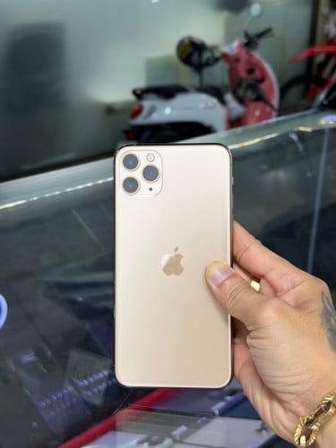 iPhone 11 Pro Max Gold LL/A HD256GB Phone Condition 97% 🔋86% , ដូរអេក្រង់,អត់ស្កេនមុខ, ម៉ាស៊ីនហ្សីន