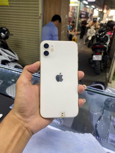 Iphone11 128G CH sim2 ម៉ាសុីនស្រុីន ដូរថ្មនិងអេក្រង់ស្រុីន