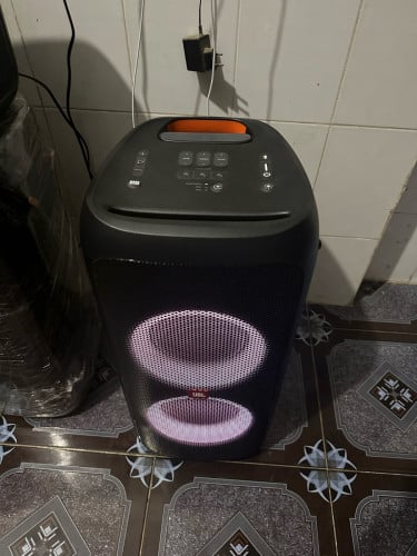 JBL party box 310 សានុំនៅធានា