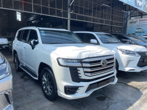 Land Cruiser VX-R 2022 Full options Arab ម្ចាស់ដើមទីមួយទិញថ្មីខ្លាញ់គោ