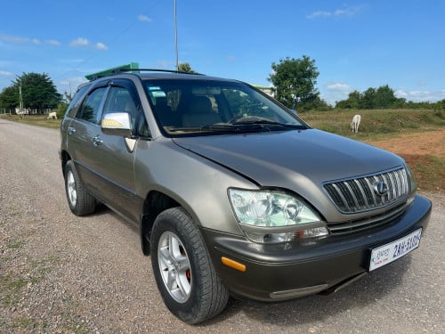 Lexus RX300 02 ប៉ុង1
