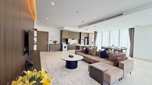 Luxurious 3-Bedroom Apartment for Rent in BKK1 – High Floor✨