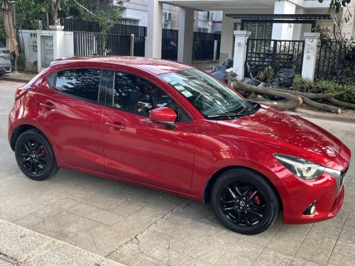 MAZDA 2_016 ហ្វ៊ូលពេញ មួយទឹកខ្លាញ់គោ (១ម្ចាស់គត់) អ៊ែមណាស់ទំនើប ធន់ ស៊ីសាំងតិច ងាយស្រួលប្រើ