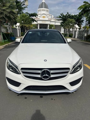 Mercedas Benz C300 AMG year 2015