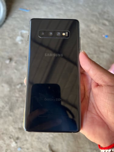 New OLED DISPLAY Samsung Galaxy S10+, 128G, RAM 8G, កាមេរ៉ាមុខច្បាស់ខ្ជី, ខាងក្រោយស្រអាប់បន្ទិច