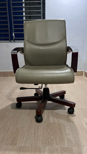 Office chair second hand (កៅអីការិយាល័យ)
