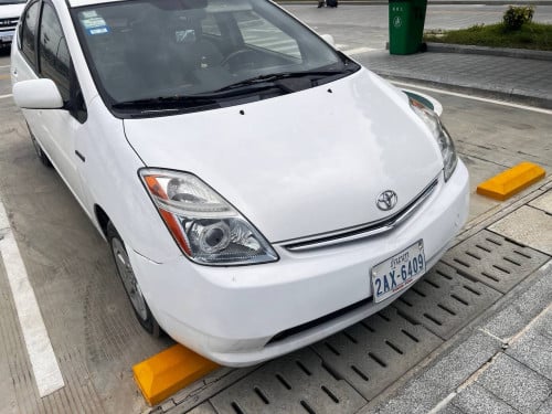 Prius 2008 with FULL INSURANCE
