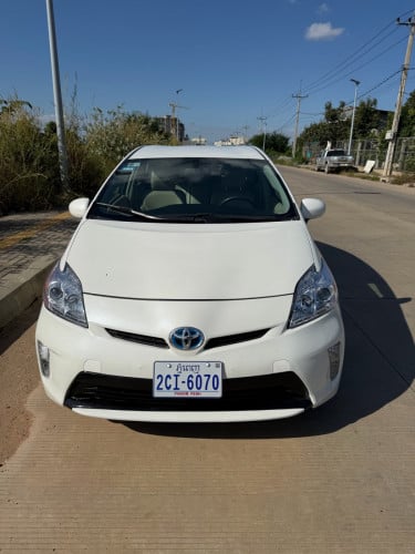 Prius 2012 options 3