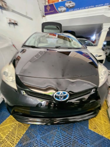 Prius 2013 option4 ពណ៏ខ្មៅ ស្អាតណាស់ មូល100%