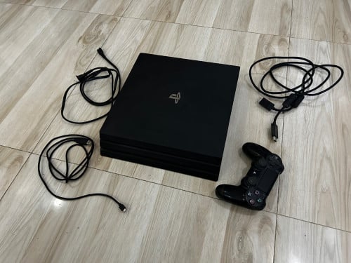 PS4 Pro + Controller