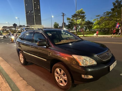 RX330 2004 ឡានប្រើថែណាស់ទឹកថ្នាំស៊ីនជិតមួយជុំ ប្រញាប់លុយ 16900$
