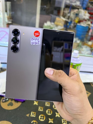 Samsung fold6 256G ស្អាតដូចថ្មី ក្រុមហ៊ុន
