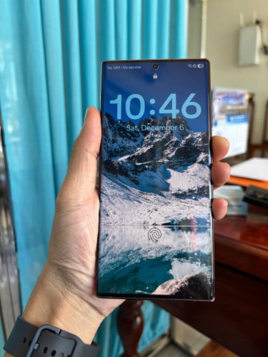 Samsung S22 Ultra ផលិតនៅជប៉ុន Sim 1 5G  ធានា ល្អសម្រាប់អ្នកយកទៅប្រើប្រាស់ ថ្មកាន់ សំនុំសុីន