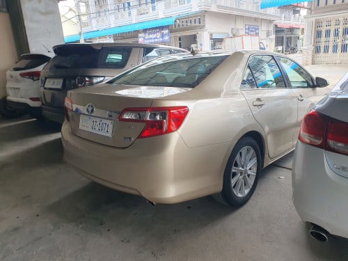 Toyota Camry Xle Hybrid Full option 2012