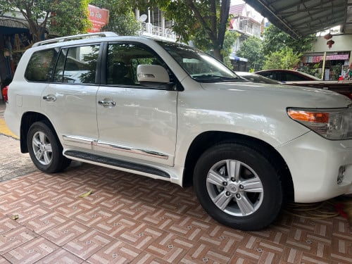 Toyota Land Cruiser V6 2013 Full