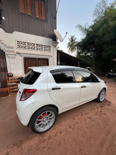 Toyota vitz 012 លក់