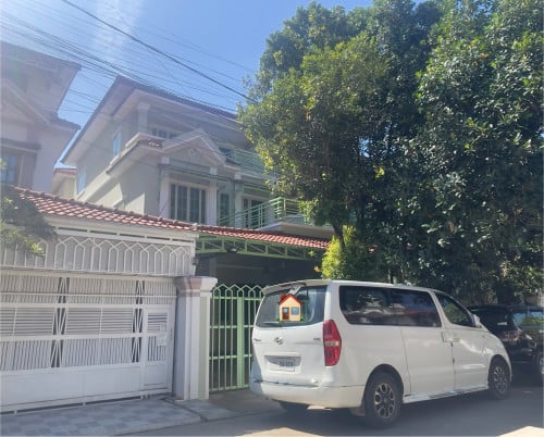 Twin villa for rent in Borey Peng Hout Lu 5