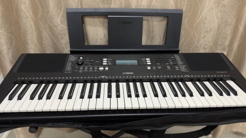 Yamaha PSR E373