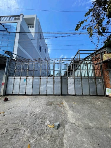 ដីសម្រាប់ជួលផ្លូវធំ ជិតផ្សារដីហ៊ុយ