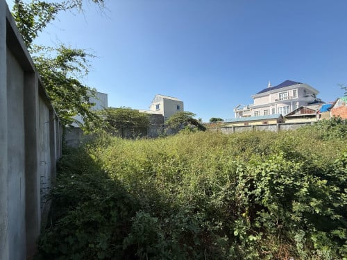 ដីលក់នៅក្រោយផ្សារបឹងបៃតង