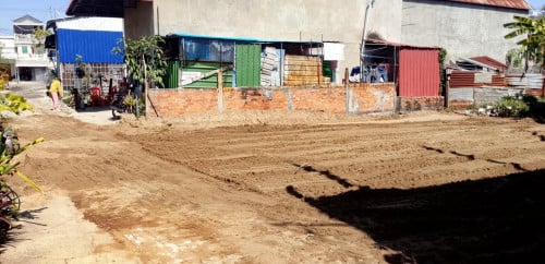 ដីលក់បន្ទាន់តាខ្មៅ