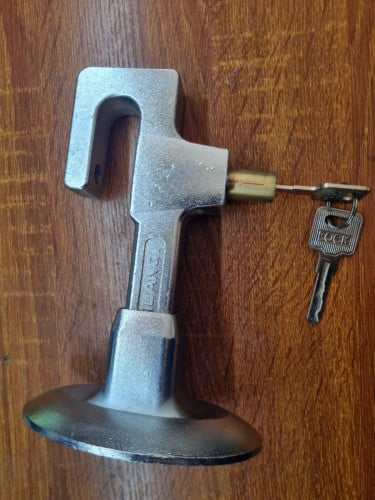 សោរចាក់ហ្វ្រាំងឡាន