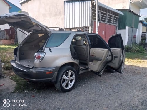 ឡានប្រើផ្ទាល់ខ្លួន