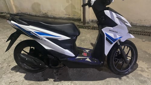 ម៉ូតូជិះទើបាន៩០០គីឡូ ម្ចាស់ដើម ស្លាកលេខ ភ្នំពេញ 1LY—