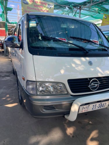 ឡានស្អាតៗឆ្នាំ 2001