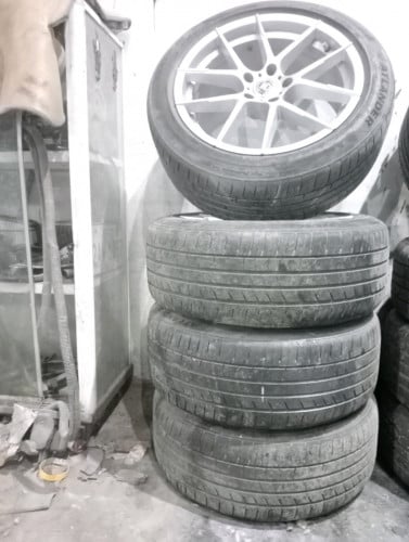 យ៉ានស្អាត់ 225/50// R18  សំបកនៅថ្មីឆ្នាំ25 ទាំង4