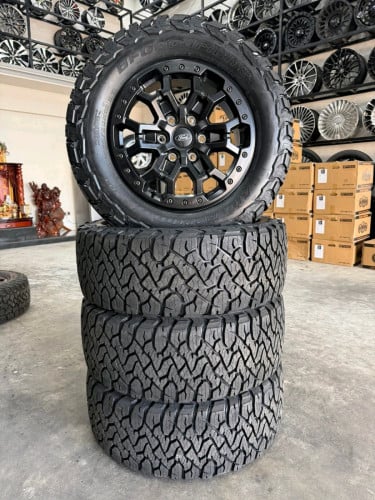 ខ្ចីសាហាវ  265.60.18 Bfgoodrich (025) យ៉ាន់ ហ្សុីន Ford 2026 នៅដូចថ្មី  តម្លៃ500$Telegram 0968034277