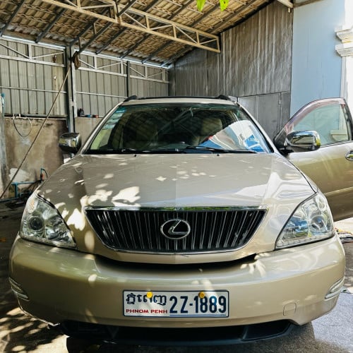 លុចសុីស 330 2004