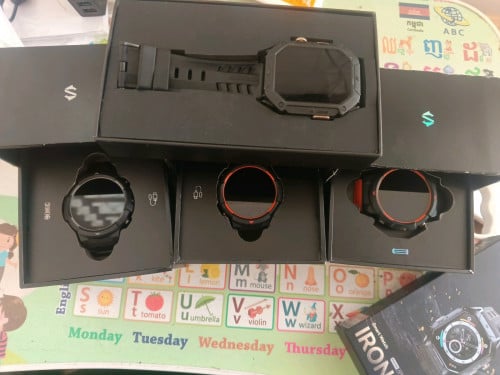 នាឡិកាលក់ទាំង4