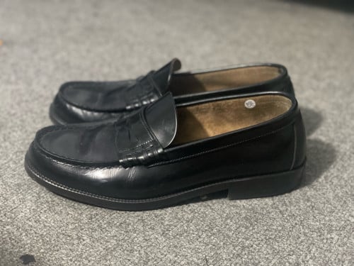 ស្បែកជើងស្សុីន 41-42