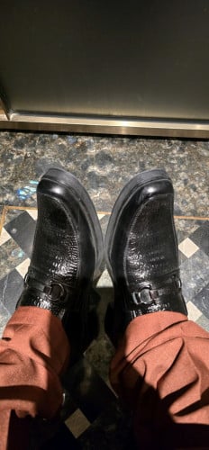 ស្បែកជើងកាត់. លេខ ៤២. ទិញមកពាក់ចង្អៀតពេក។ កាលពេលកាត់ 75 ដុល្លារ