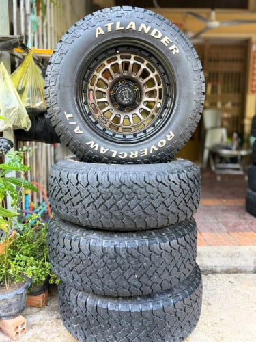 យ៉ាន់ Black RHINO 265/70/17 9J យ៉ាន់នៅស្អាត សំបក ATLANDER  A/T សំបកឆ្នាំ 2023 pick up  តម្លៃ400$