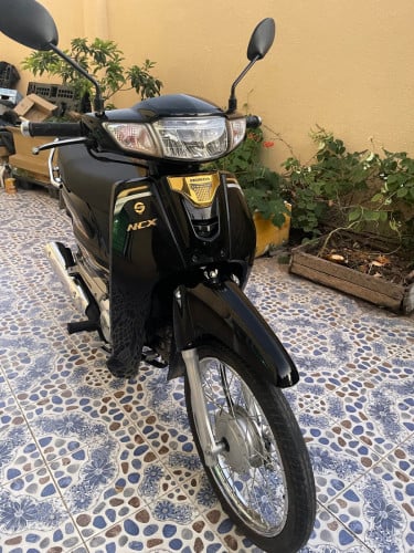 លក់ម៉ូតូ Honda Dream 025 មានកាតគ្រីតម្លៃ 2070$