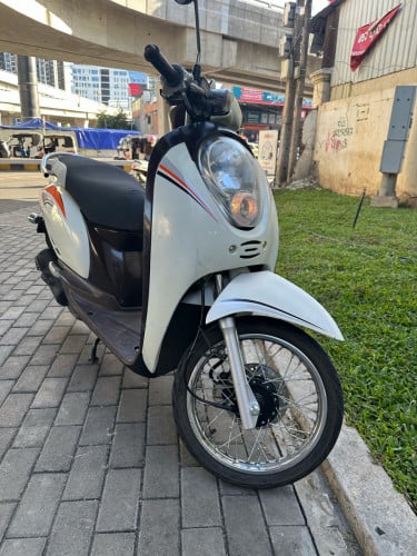 លក់Honda Scoopy570$