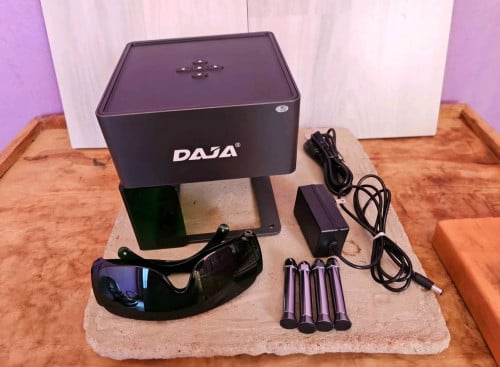 ម៉ាស៊ីន laser តូច