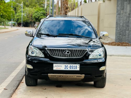 សួរស្តីបងប្អូនខ្ញុំចង់លក់ឡានមួយគ្រឿងLexus RX330ឆ្នាំ2004ប៉ុង2Half fullតំលៃត្រឹមតែ17900$ចរចារបាន