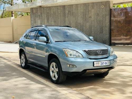 ជំរាបសួរបងប្អូនខ្ញុំចង់លក់ឡានមួយគ្រឿងLexusRX330ឆ្នាំផលិត2005ប៉ុង1half Full Optionតំលៃ18900$ចរចារខ្លះ