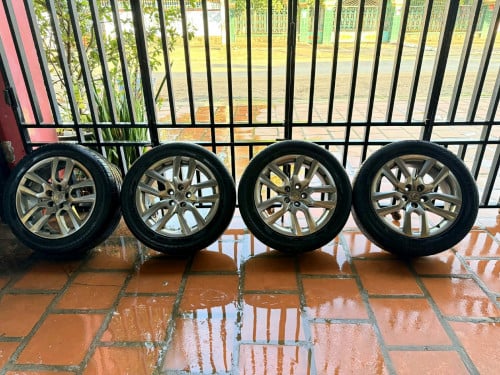 យ៉ាន់ឡានNX200tហ្សីនមួយទឹកស្អាត ថែមសំបកង់អោយ4គ្រាប់នៅស្អាត