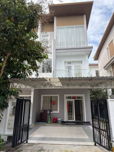 វីឡាកូនកាត់លក់បន្ទាន់ បុរី the Flora