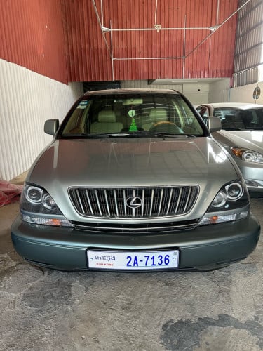 2000​ ប៉ុង​1​ ឡានស្អាត​លក់ប្រញាប់លុយ​ 7800$