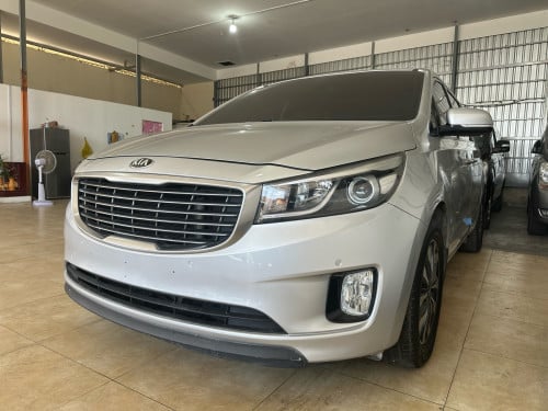 2015 Kia carnival បេីកតំបូលអូតូ2