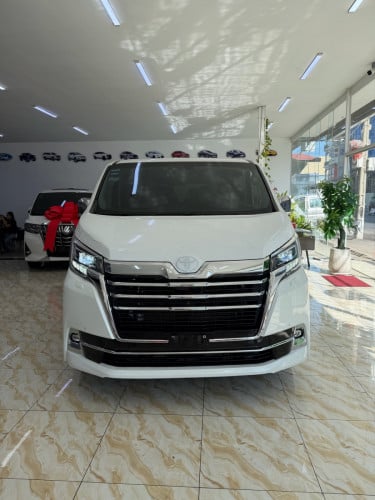 2022 TOYOTA GRANVIA VIP PREMIUM