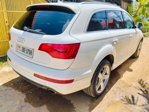 Audi Q7 2011 fulloption smart key ម៉ាស៊ីនសាំង