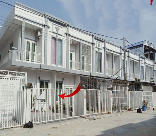 Code: PL2 (ប្លង់រឹង ផ្ទះកែង)ទីតាំងជាប់ផ្ទាល់ផ្លូវ ៤០ម៉ែត្រ📍 https://bit.ly/2Bd9tjS